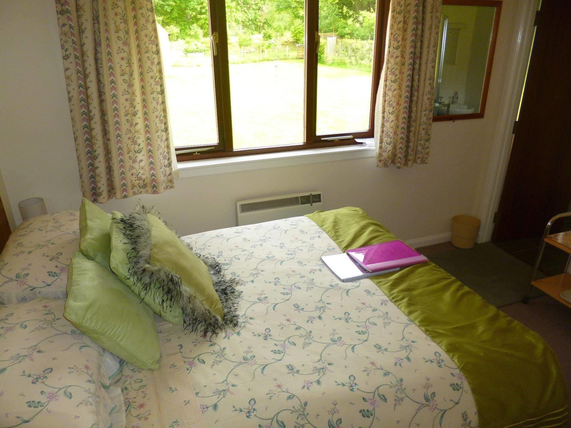 Aslaich Hotel Drumnadrochit Buitenkant foto